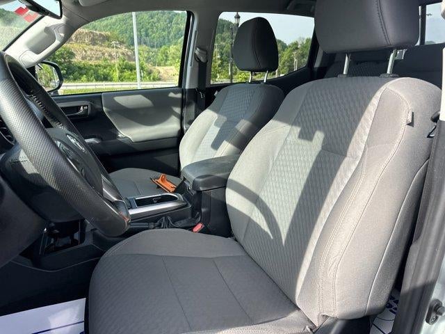2022 Toyota Tacoma 4WD 4WD SR5 Double Cab 5' Bed V6 AT (Natl)