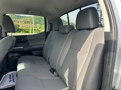 2022 Toyota Tacoma 4WD 4WD SR5 Double Cab 5' Bed V6 AT (Natl)