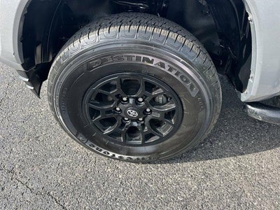 2022 Toyota Tacoma 4WD 4WD SR5 Double Cab 5' Bed V6 AT (Natl)