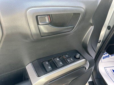 2022 Toyota Tacoma 4WD 4WD SR5 Double Cab 5' Bed V6 AT (Natl)