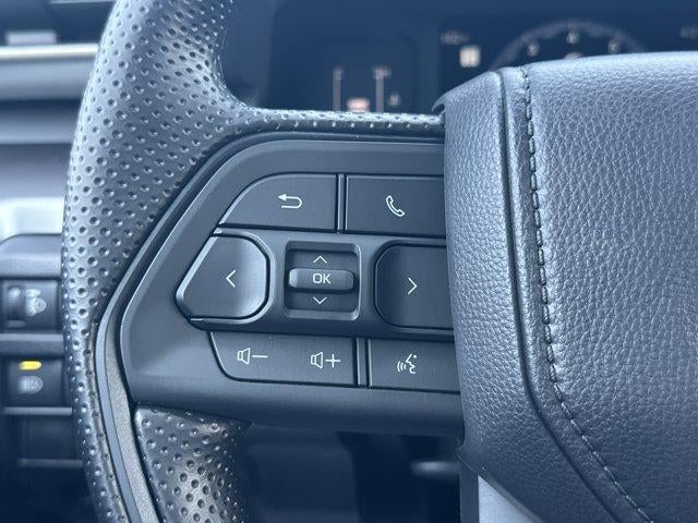 2026 Toyota Tacoma 4WD 4WD SR5 Double Cab 5' Bed AT (Natl)