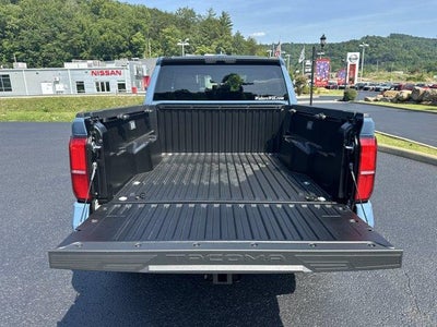 2026 Toyota Tacoma 4WD 4WD SR5 Double Cab 5' Bed AT (Natl)