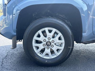 2026 Toyota Tacoma 4WD 4WD SR5 Double Cab 5' Bed AT (Natl)