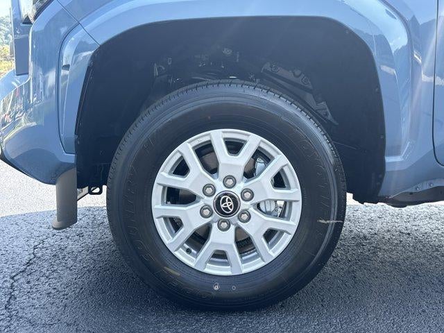 2026 Toyota Tacoma 4WD 4WD SR5 Double Cab 5' Bed AT (Natl)