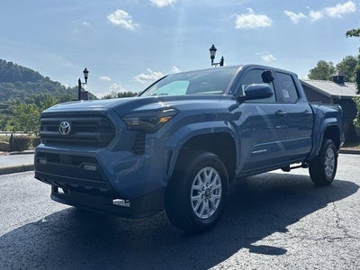 2026 Toyota Tacoma 4WD 4WD SR5 Double Cab 5' Bed AT (Natl)