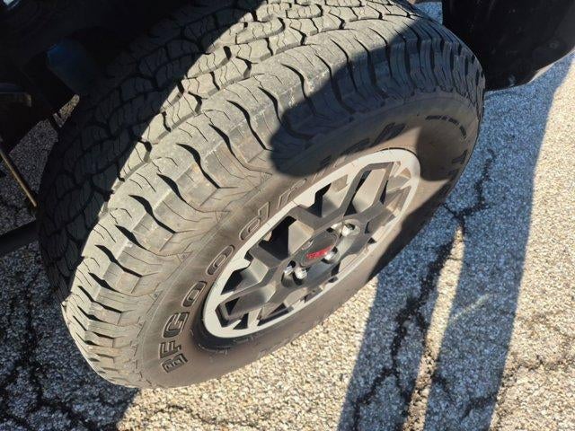 2025 Toyota Tacoma 4WD 4WD TRD Off Road Double Cab 5' Bed AT (Natl)