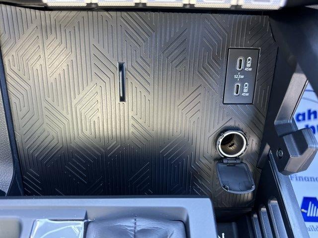 2026 Toyota Tacoma 4WD 4WD SR5 Double Cab 5' Bed AT (Natl)
