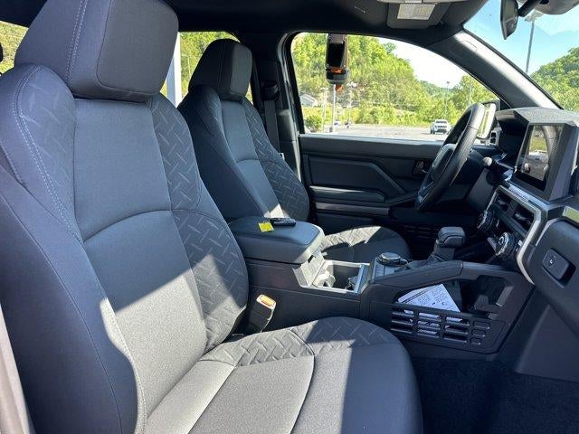 2026 Toyota Tacoma 4WD 4WD SR5 Double Cab 5' Bed AT (Natl)