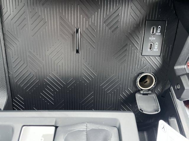 2026 Toyota Tacoma 4WD 4WD SR5 Double Cab 5' Bed AT (Natl)