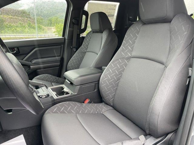 2026 Toyota Tacoma 4WD 4WD SR5 Double Cab 5' Bed AT (Natl)