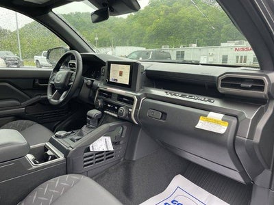2026 Toyota Tacoma 4WD 4WD SR5 Double Cab 5' Bed AT (Natl)