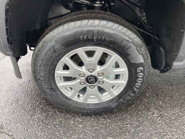 2026 Toyota Tacoma 4WD 4WD SR5 Double Cab 5' Bed AT (Natl)