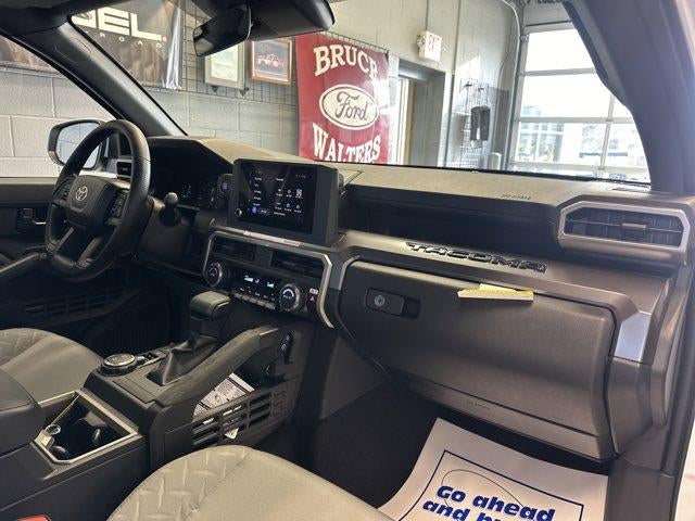 2026 Toyota Tacoma 4WD 4WD SR5 Double Cab 5' Bed AT (Natl)