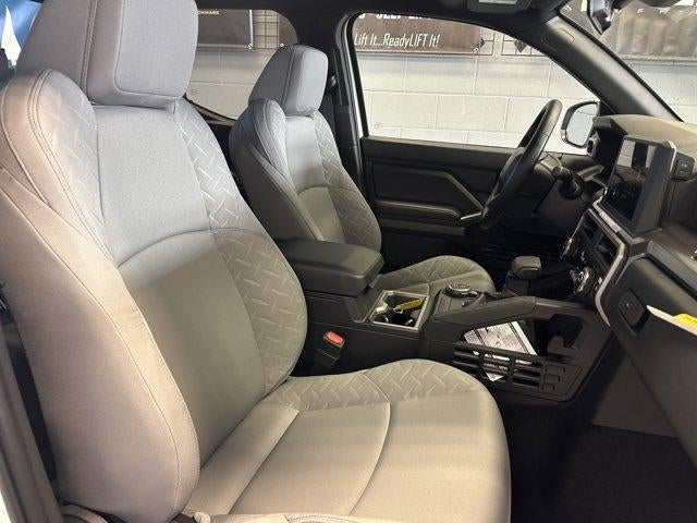 2026 Toyota Tacoma 4WD 4WD SR5 Double Cab 5' Bed AT (Natl)