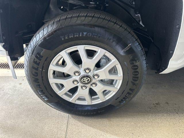 2026 Toyota Tacoma 4WD 4WD SR5 Double Cab 5' Bed AT (Natl)