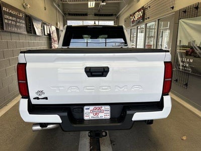 2026 Toyota Tacoma 4WD 4WD SR5 Double Cab 5' Bed AT (Natl)