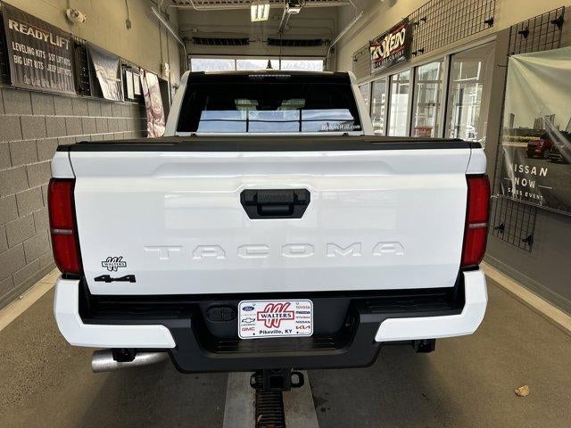 2026 Toyota Tacoma 4WD 4WD SR5 Double Cab 5' Bed AT (Natl)