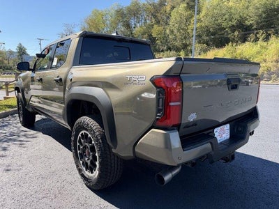 2026 Toyota Tacoma 4WD 4WD TRD Off Road Double Cab 5' Bed AT (Natl)