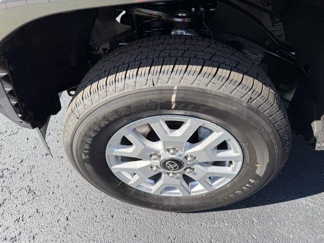 2026 Toyota Tacoma 4WD 4WD SR5 Double Cab 5' Bed AT (Natl)
