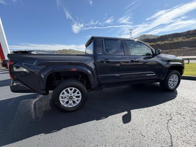 2026 Toyota Tacoma 4WD 4WD SR5 Double Cab 5' Bed AT (Natl)
