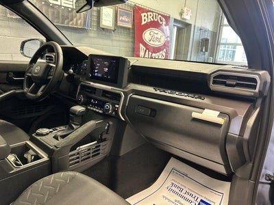 2026 Toyota Tacoma 4WD 4WD SR5 Double Cab 5' Bed AT (Natl)