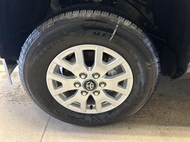 2026 Toyota Tacoma 4WD 4WD SR5 Double Cab 5' Bed AT (Natl)