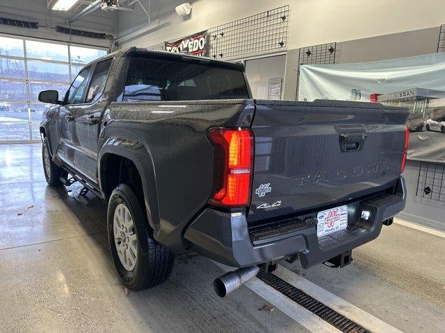 2026 Toyota Tacoma 4WD 4WD SR5 Double Cab 5' Bed AT (Natl)