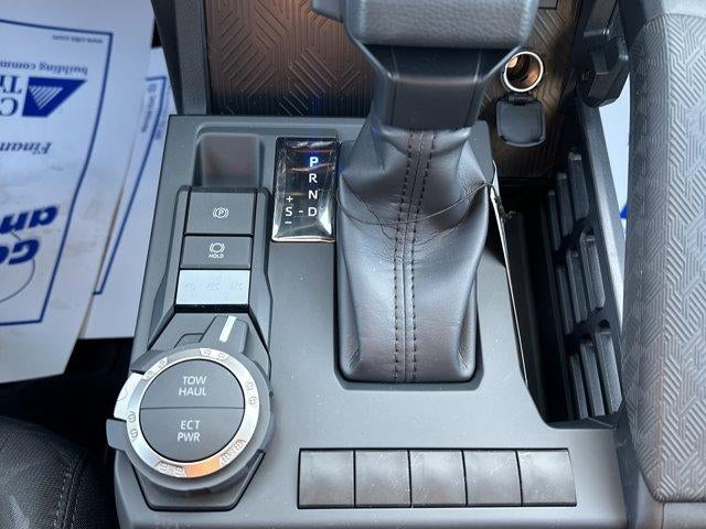 2026 Toyota Tacoma 4WD 4WD SR5 Double Cab 5' Bed AT (Natl)