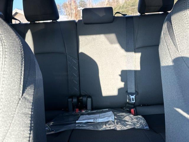 2026 Toyota Tacoma 4WD 4WD SR5 Double Cab 5' Bed AT (Natl)