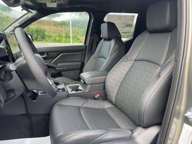 2026 Toyota Tacoma 4WD 4WD TRD Off Road Double Cab 5' Bed AT (Natl)