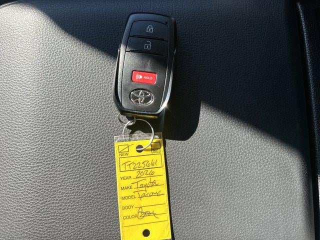 2026 Toyota Tacoma 4WD 4WD SR5 Double Cab 5' Bed AT (Natl)