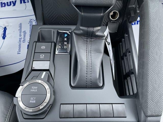 2026 Toyota Tacoma 4WD 4WD SR5 Double Cab 5' Bed AT (Natl)