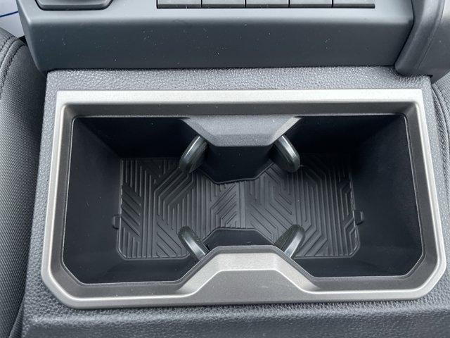 2026 Toyota Tacoma 4WD 4WD SR5 Double Cab 5' Bed AT (Natl)