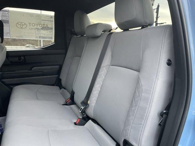 2026 Toyota Tacoma 4WD 4WD SR5 Double Cab 5' Bed AT (Natl)