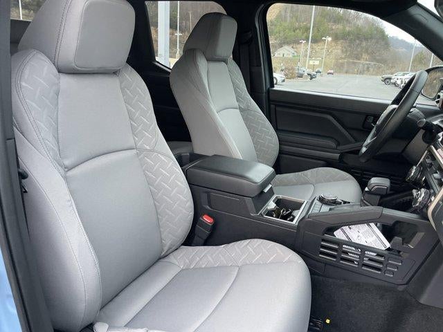 2026 Toyota Tacoma 4WD 4WD SR5 Double Cab 5' Bed AT (Natl)