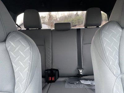 2026 Toyota Tacoma 4WD 4WD SR5 Double Cab 5' Bed AT (Natl)