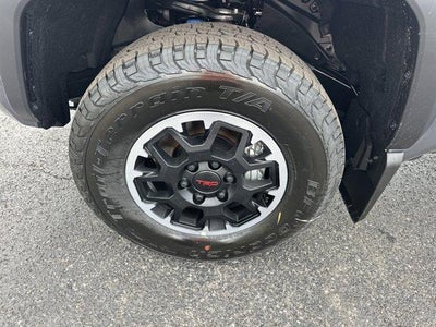 2026 Toyota Tacoma 4WD 4WD TRD Off Road Double Cab 5' Bed AT (Natl)