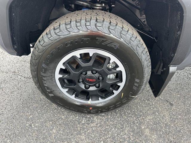 2026 Toyota Tacoma 4WD 4WD TRD Off Road Double Cab 5' Bed AT (Natl)