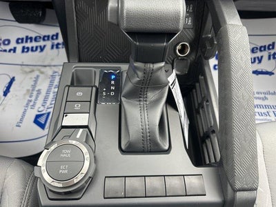 2026 Toyota Tacoma 4WD 4WD SR5 Double Cab 5' Bed AT (Natl)