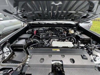 2026 Toyota Tacoma 4WD 4WD SR5 Double Cab 5' Bed AT (Natl)