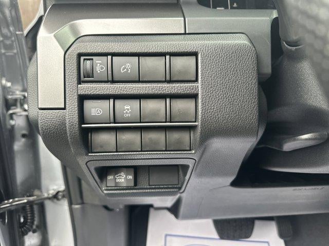 2026 Toyota Tacoma 4WD 4WD SR5 Double Cab 5' Bed AT (Natl)