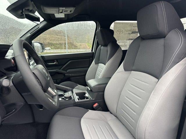 2026 Toyota Tacoma 4WD 4WD TRD Off Road Double Cab 5' Bed AT (Natl)