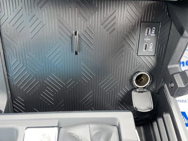 2026 Toyota Tacoma 4WD 4WD SR5 Double Cab 5' Bed AT (Natl)