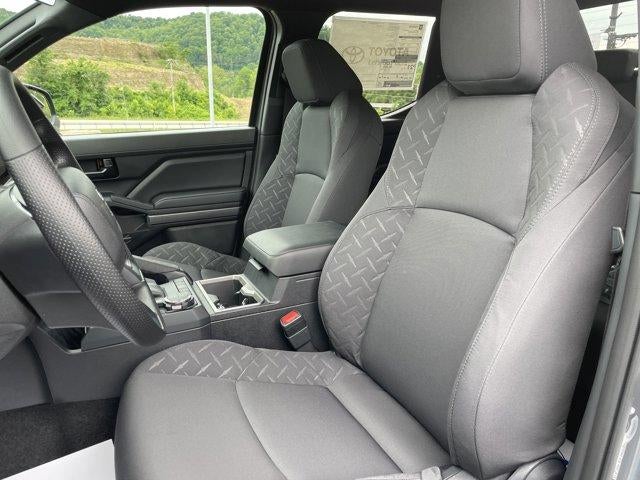 2026 Toyota Tacoma 4WD 4WD SR5 Double Cab 5' Bed AT (Natl)