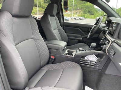2026 Toyota Tacoma 4WD 4WD SR5 Double Cab 5' Bed AT (Natl)