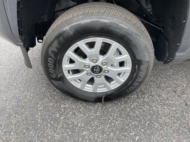 2026 Toyota Tacoma 4WD 4WD SR5 Double Cab 5' Bed AT (Natl)