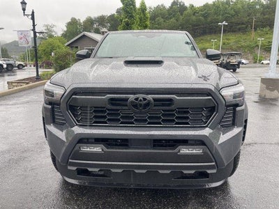 2026 Toyota Tacoma 4WD 4WD TRD Sport Double Cab 5' Bed AT (Natl)