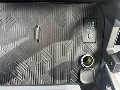 2026 Toyota Tacoma 4WD 4WD SR5 Double Cab 5' Bed AT (Natl)