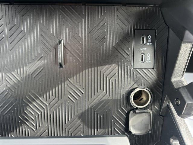 2026 Toyota Tacoma 4WD 4WD SR5 Double Cab 5' Bed AT (Natl)