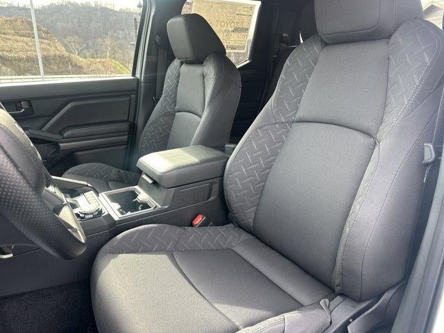 2026 Toyota Tacoma 4WD 4WD SR5 Double Cab 5' Bed AT (Natl)